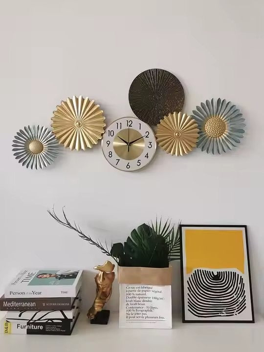 Large modern iron leaf wall décor clock with silent quartz movement and detailed leaf design
