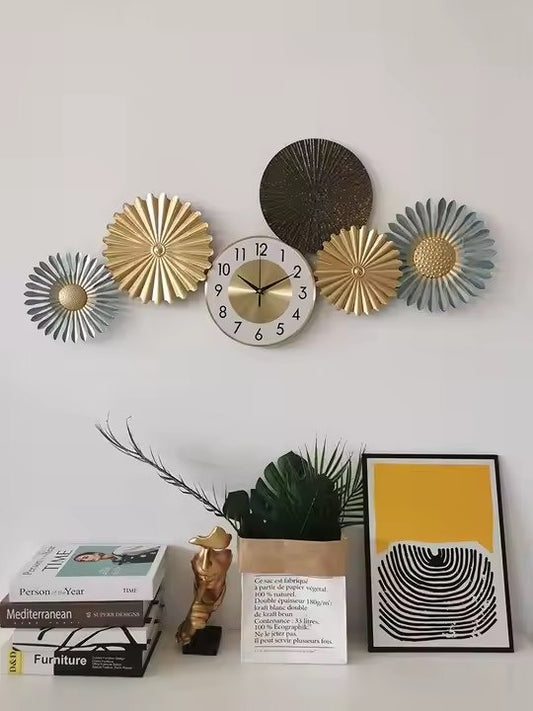 Large modern iron leaf wall décor clock with silent quartz movement and detailed leaf design