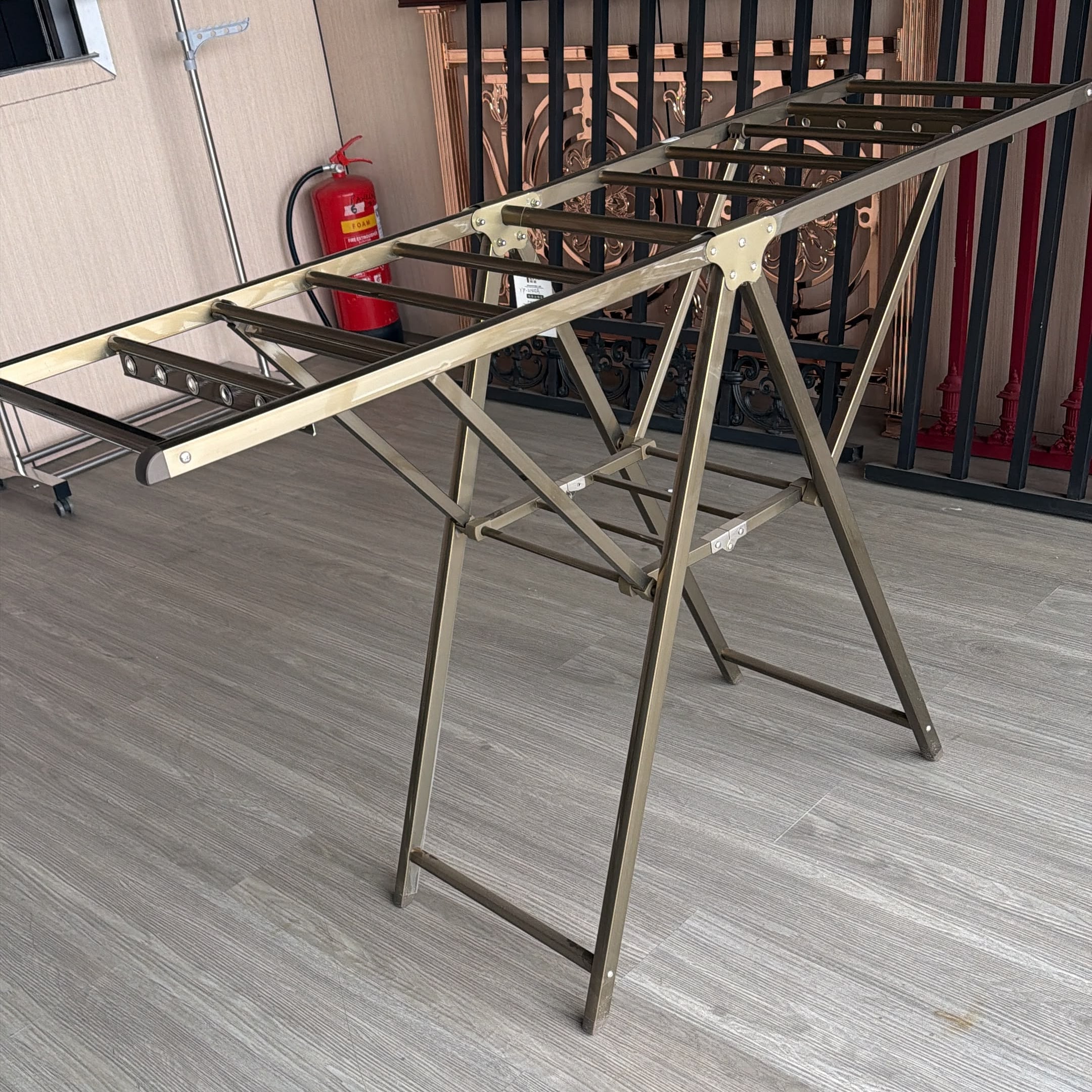 Ladder Style Outdoor Drying Rack  (136 x 40 x 88 L*W*H)