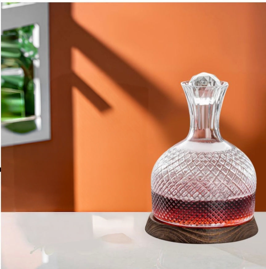 700 ml Rotating glass wine decanter with bamboo base in two patterns