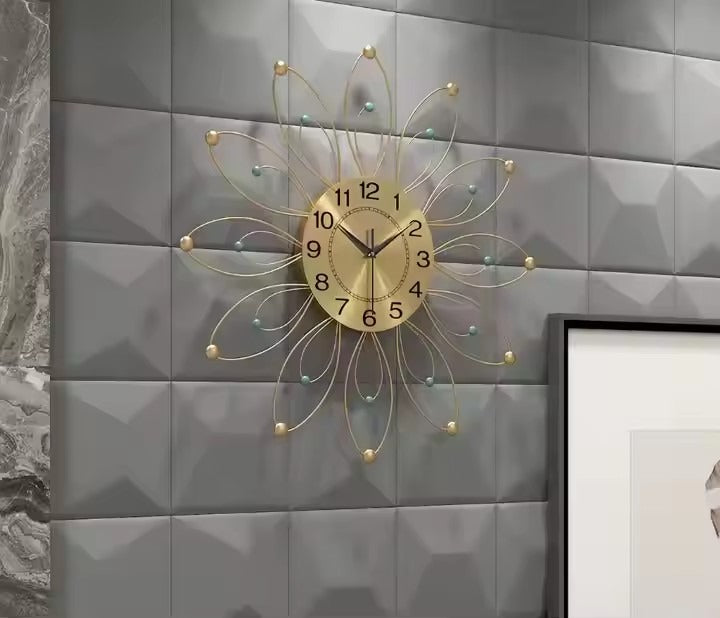Metal Wall Décor Clock for Living Room