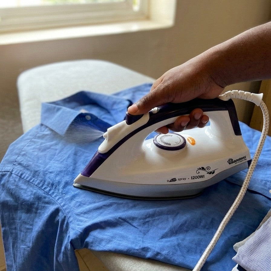 Ramtons RM/693 dry iron with spray function and 1200W power for smooth and efficient ironing. 👕✨