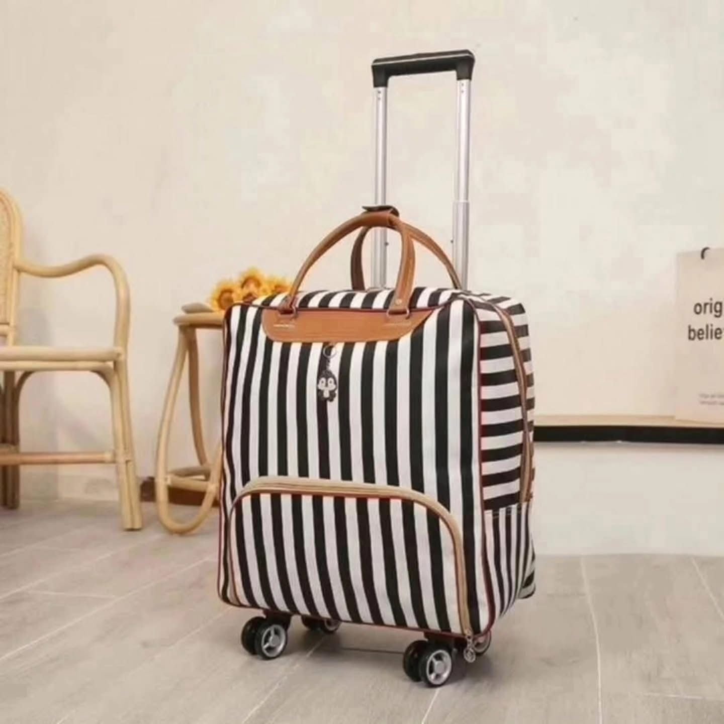 Trolley Travel Bag With 4 Universal Wheels