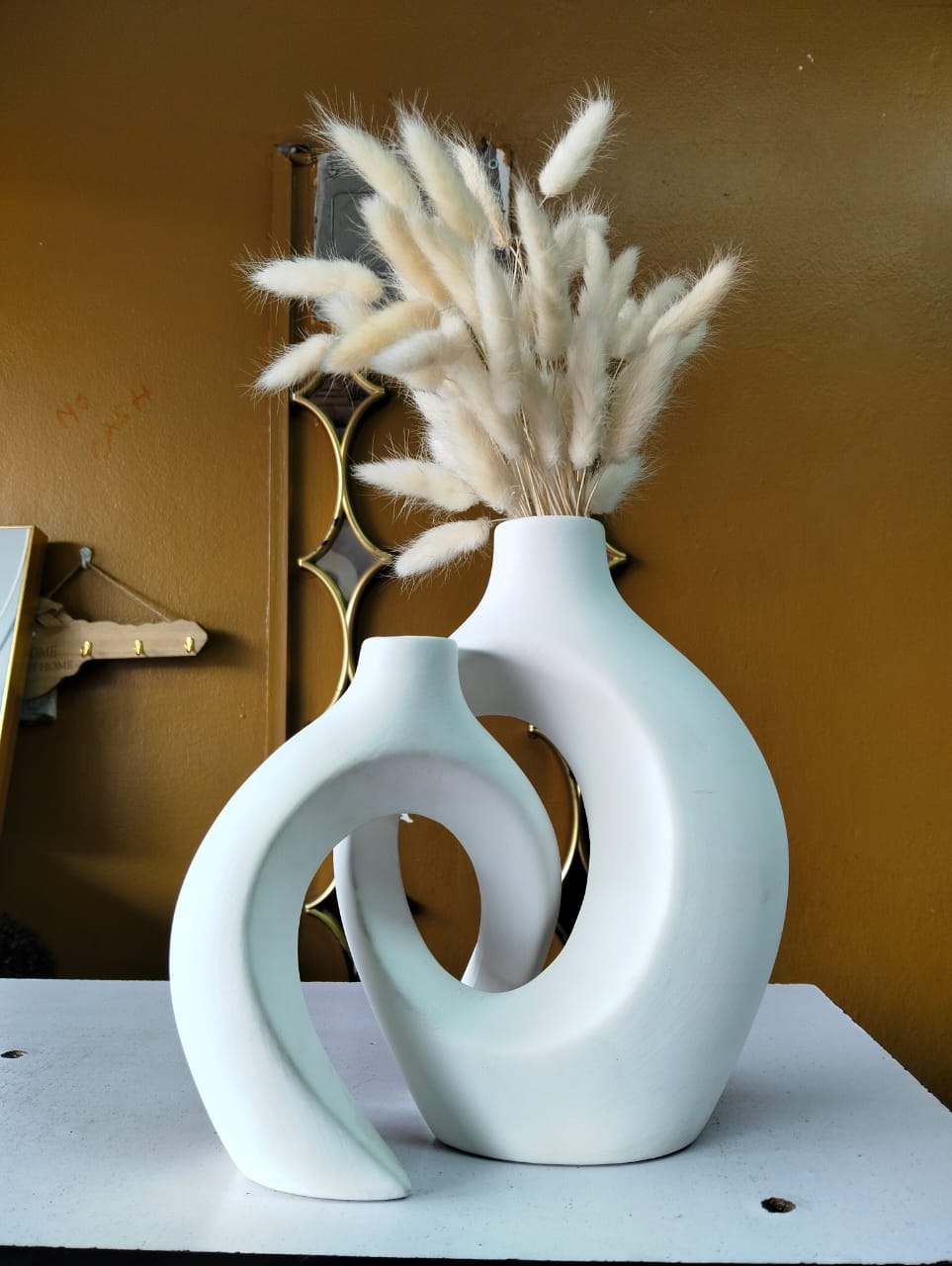 Snuggle Hollow Ceramic Vase