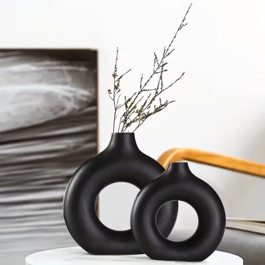 Porcelain ceramic 2 in 1 donut flower vase with a modern minimalist design for floral arrangements and home décor.
