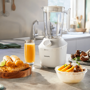 Philips 3000 Series HR2041 blender with 1.9L plastic jar and stainless steel blades for everyday smoothie and soup preparation.